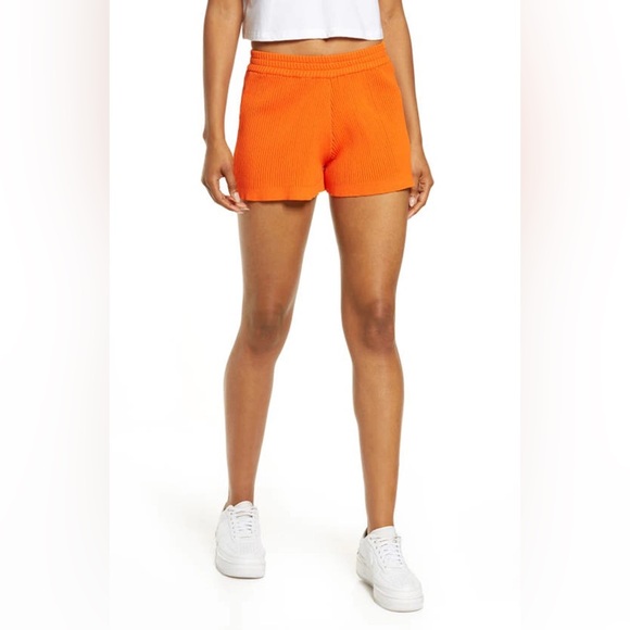 DYLN // Sz M - Picture 1 of 3